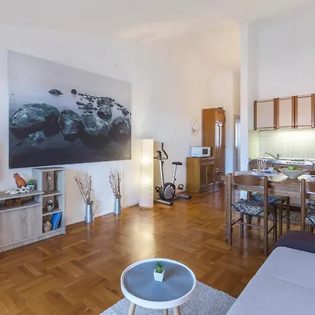 1 Bedroom Awesome Apartment In Vrsar * Vrsar