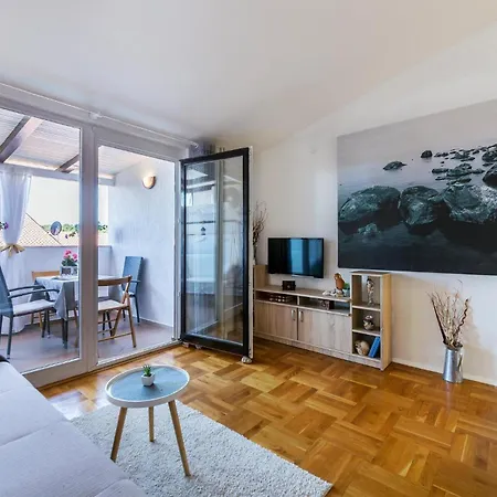 1 Bedroom Awesome Apartment In Vrsar *