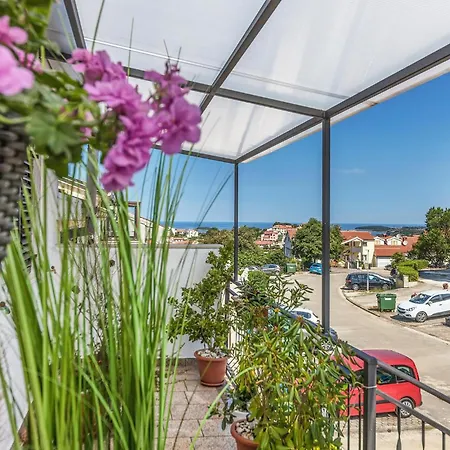1 Bedroom Awesome Apartment In Vrsar Apartment *