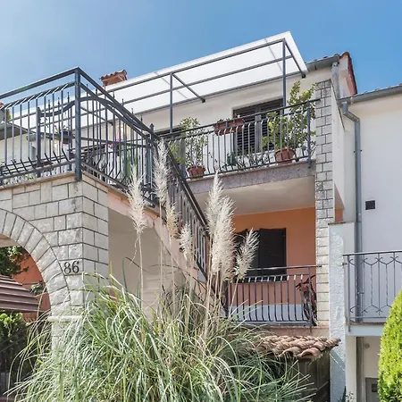 1 Bedroom Awesome Apartment In Vrsar Vrsar